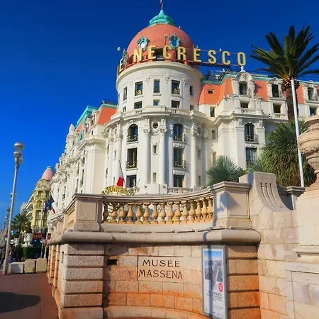 Nestor&Jeeves - Traveller - Central - By Train Station - Top Floor Apartman *